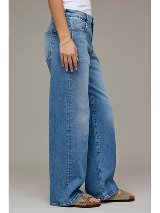 Logan High Rise Relaxed Dad Jeans in Medium Wash