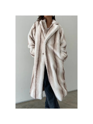 Oversized Faux Fur Coat in Cream and Grey