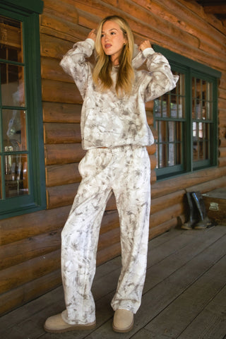 Ava Fleece Sweatpants in Woodland Camo