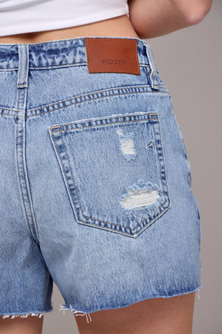 Finn Shorts in Medium Light