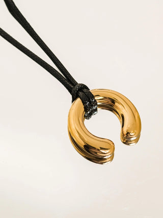 Valeska Non-Tarnish Horseshoe Necklace